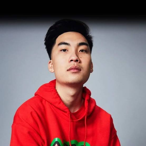 Watch American YouTuber RiceGum Getting BLOWJOB From a Lady On Live Stream