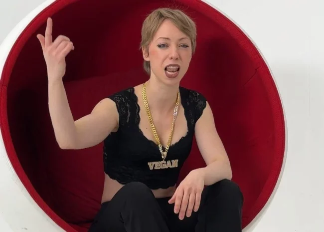 Die Wilde Veganerin auto Sex Video Goes Viral