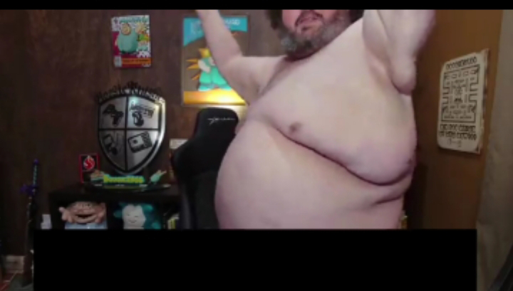 Streamer BOOGIE2988 Gets Naked On Twitch As He Showed Off His Belly