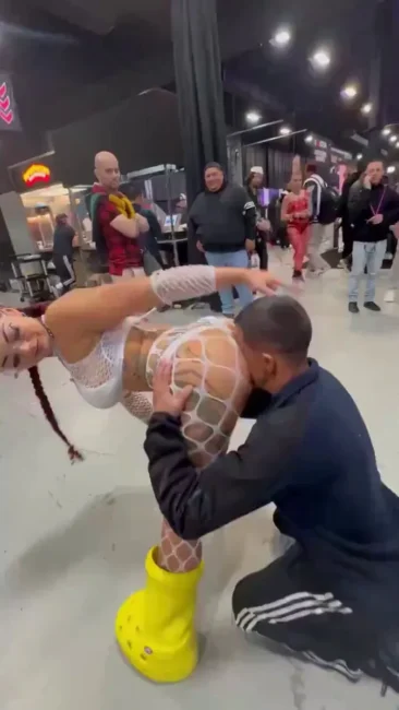 Man Eating Ass In An Airport In Public