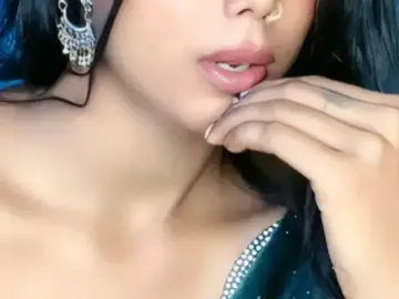 Hot Desi Girlfriend XXX Video, Shows Hairy Pussy & Fingers it Hard (FULL VIDEO 18+)