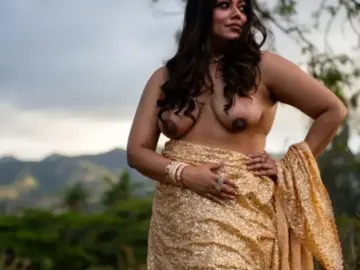 Desi Model Saroni Roy Xxx Flashes Her Massive Boobs (FULL VIDEO 18+)
