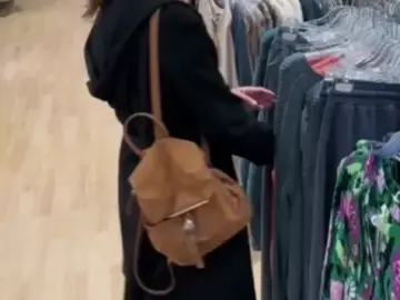 Hot Indian Babe Strips Nude In Public Store Showing Her Boobs, Ass And Pussy in Changing Room (FULL VIDEO 18+)