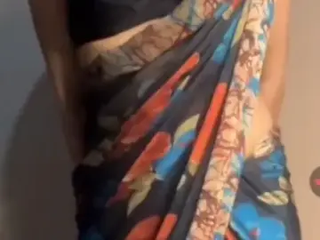 Indian WhatsApp Cam Girl Stripping Her Saree Playing With Her Tits & Fingering Her Pussy Until She Cums (FULL VIDEO 18+)